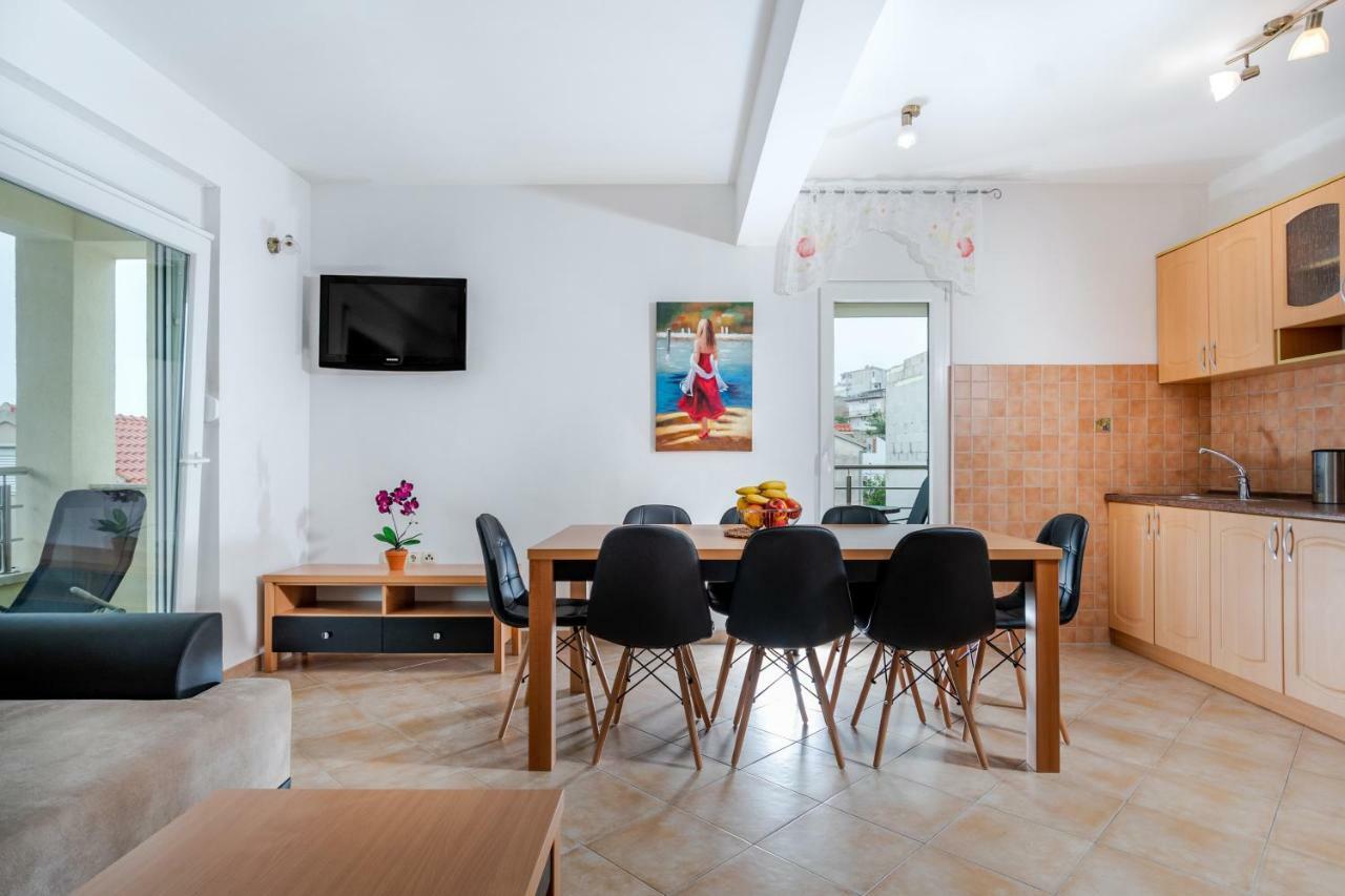 Apartments Mijo Dugi Rat Zewnętrze zdjęcie