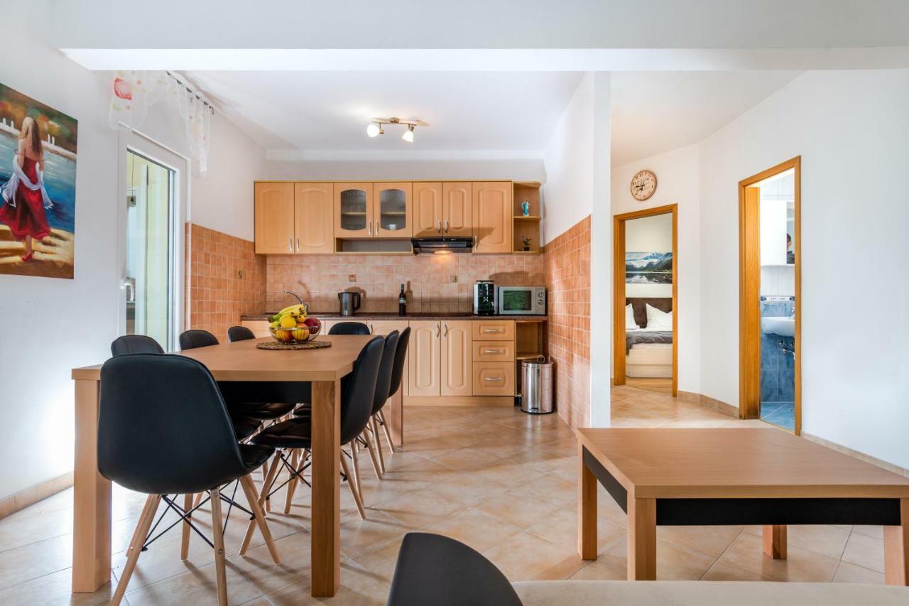 Apartments Mijo Dugi Rat Zewnętrze zdjęcie