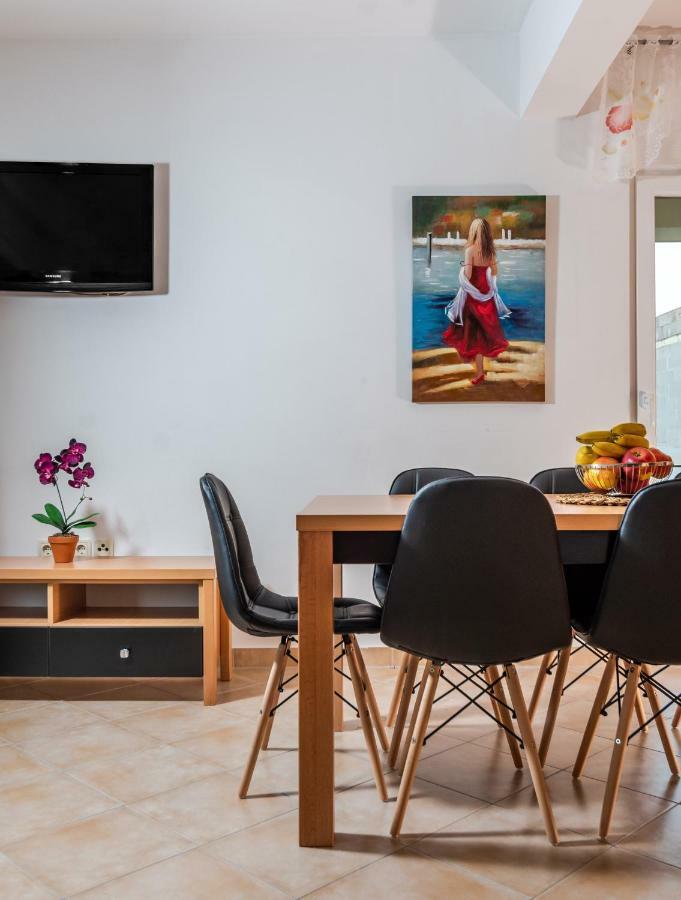 Apartments Mijo Dugi Rat Zewnętrze zdjęcie